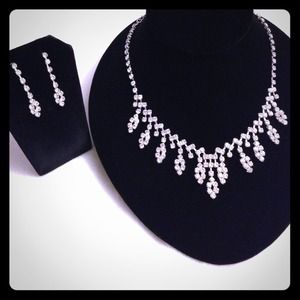 Night on the town Necklace Set