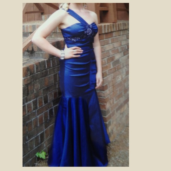 XSCAPE Prom Dress - Picture 2 of 3