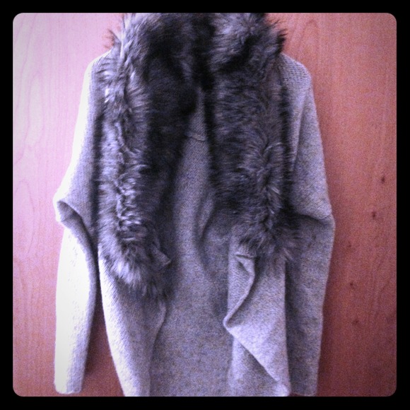 Faux fur detail grey sweater