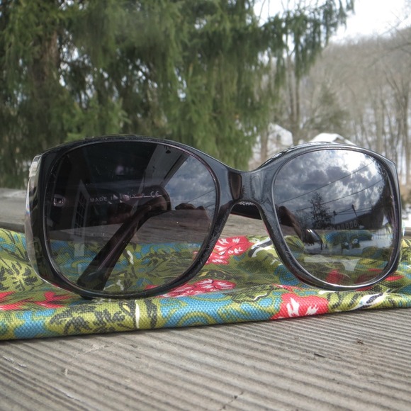 Marked down!! Chanel's runway collection - Picture 1 of 2