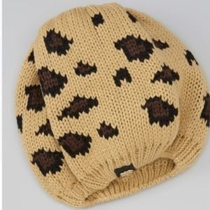 NWT Leopard Beret🖤