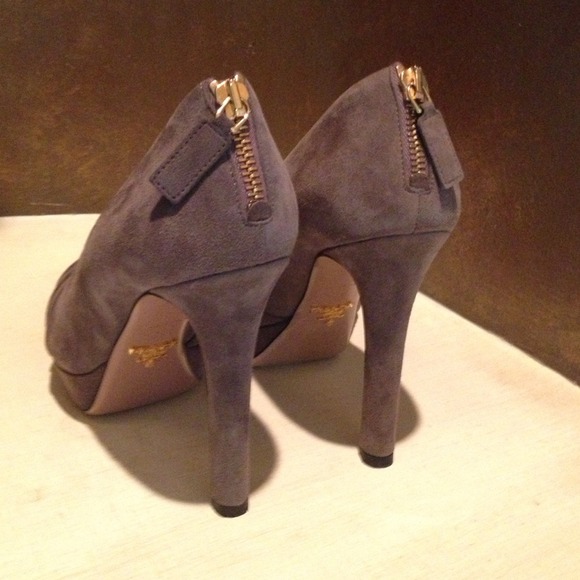 Authentic PRADA - Picture 3 of 3