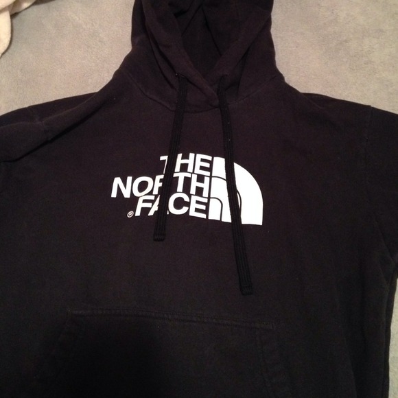 black north face hoodie