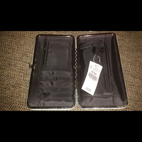 Wet seal wallet - Picture 2 of 2