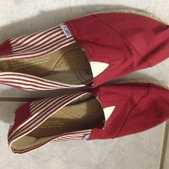 Tom's! Red and white. Great condition!