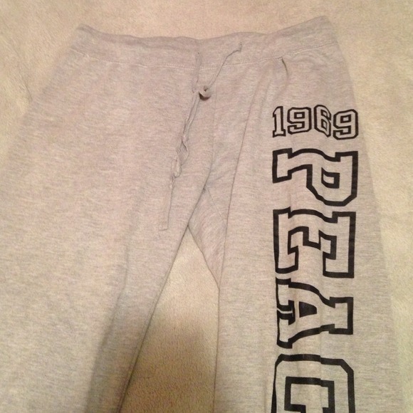 gray sweat pants