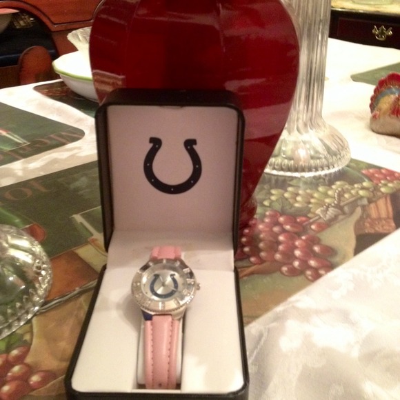 Jewelry - Watch