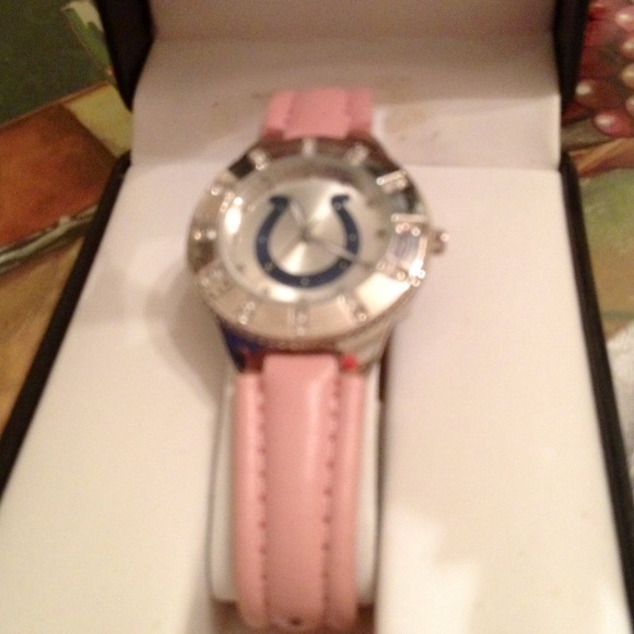 Watch - Picture 2 of 4