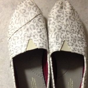 TOMS shoes!!