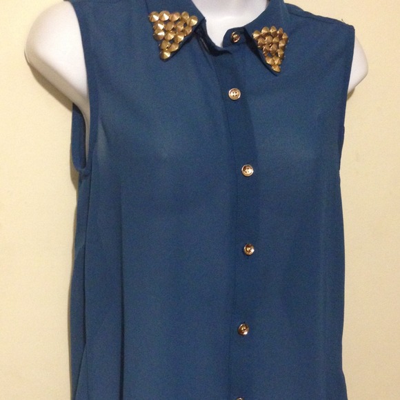 Button up blouse - Picture 3 of 3