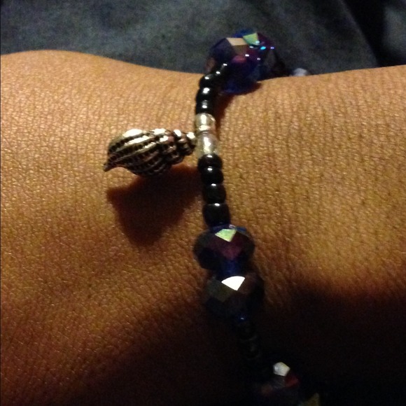 Cute on the go hand made bracelets - Picture 2 of 4