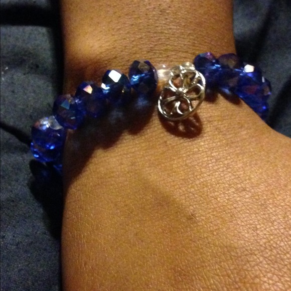 Cute on the go hand made bracelets - Picture 3 of 4