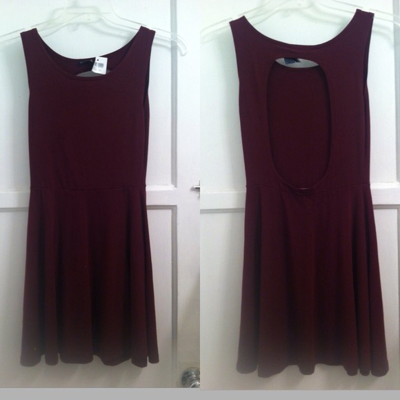 TRADED NWT Maroon Yuria