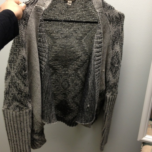 🎉SALE🎉 High-Low Sweater - Picture 4 of 4