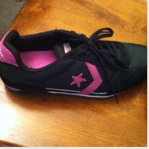 Converse sneakers new ! Size 8