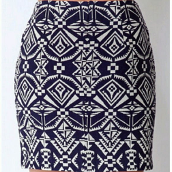 Forever 21 XXI navy blue white aztec tribal skirt - Picture 2 of 4