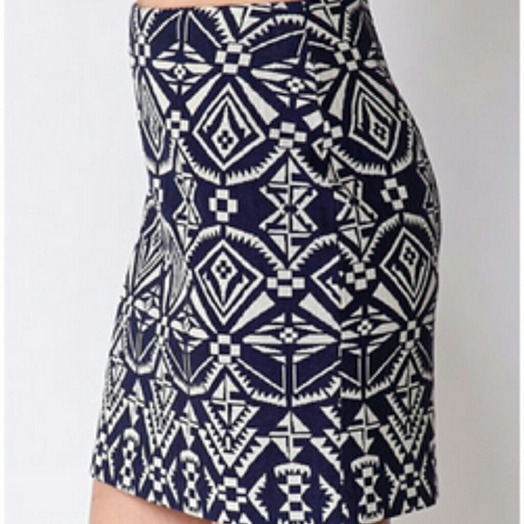Forever 21 XXI navy blue white aztec tribal skirt - Picture 3 of 4