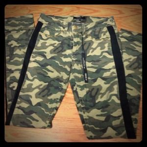 Camo skinny jeans