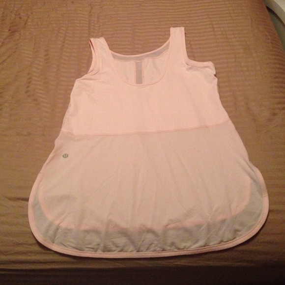 BUNDLED lululemon tank top! BUNDLED - Picture 2 of 3