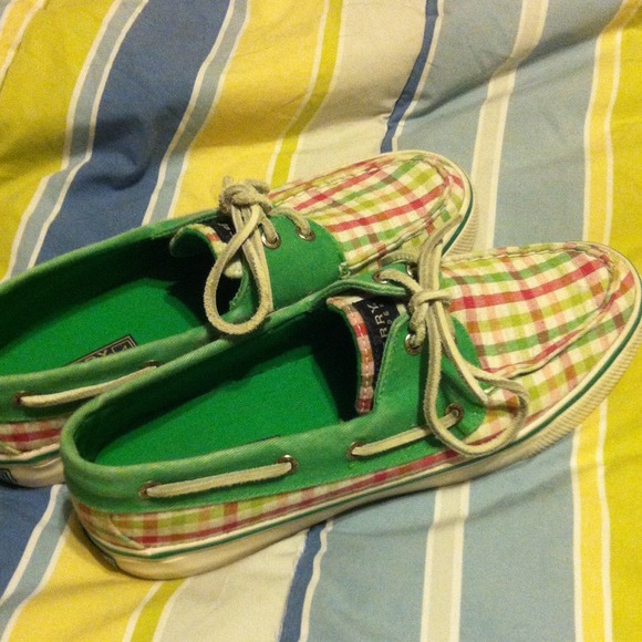 Plaid sperrys