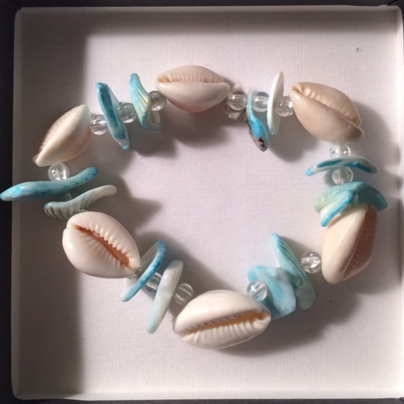 Blue and white shell bracelet