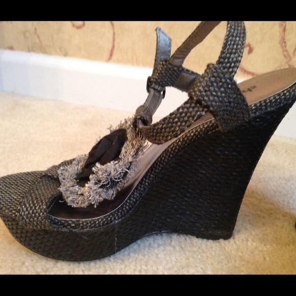 Charlotte Russe Shoes - ❇CUTE Shoes size 7❇