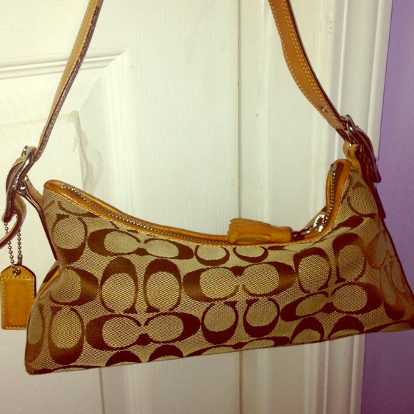 ⭐️Reduced from45$⭐️Authentic Coach Shoulder Purse!