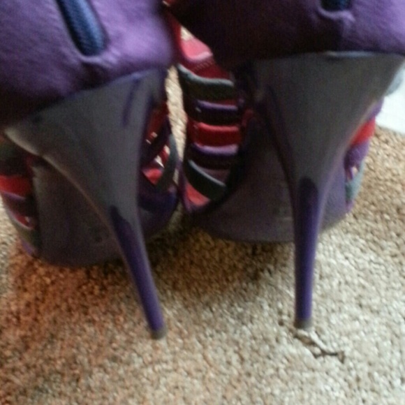 Heels - Picture 3 of 3
