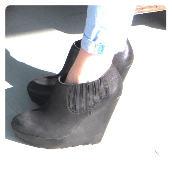 Ash "Fuji" platform bootie. - Picture 1 of 4