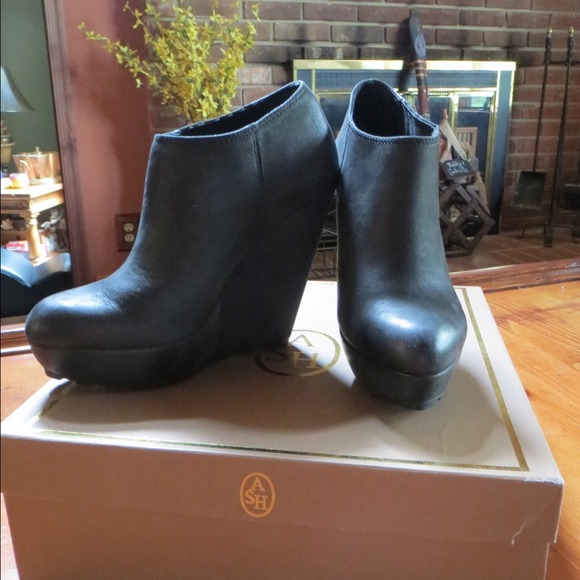 Ash "Fuji" platform bootie. - Picture 4 of 4