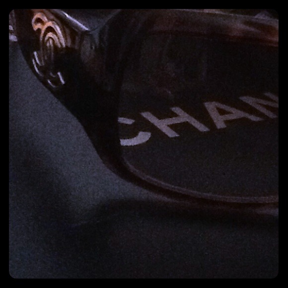Vintage 💯 Authentic CHANEL sunnies