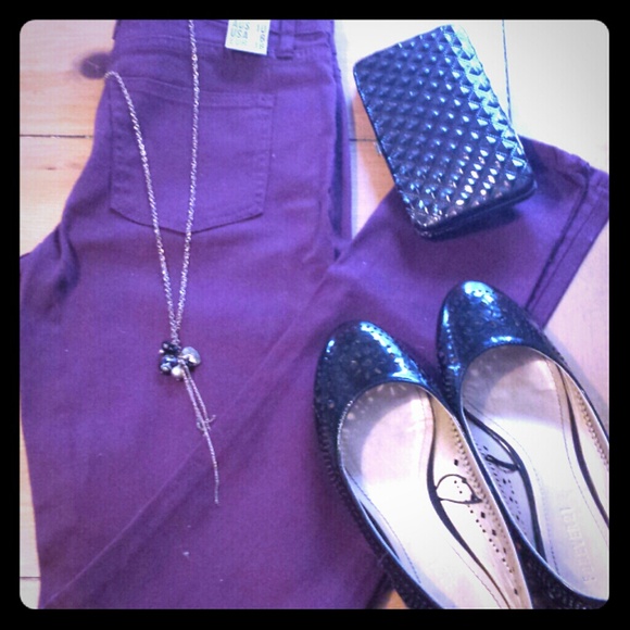 Violet skinny jeans NWT