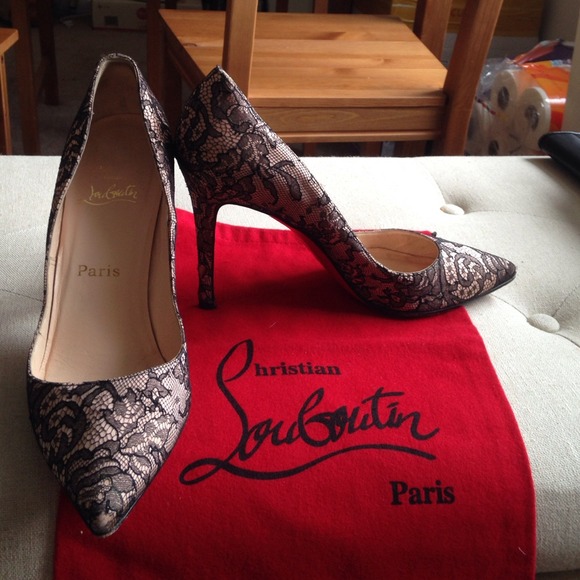 ⛔️SOLD⛔️ Authentic Christian louboutin pigalle 100