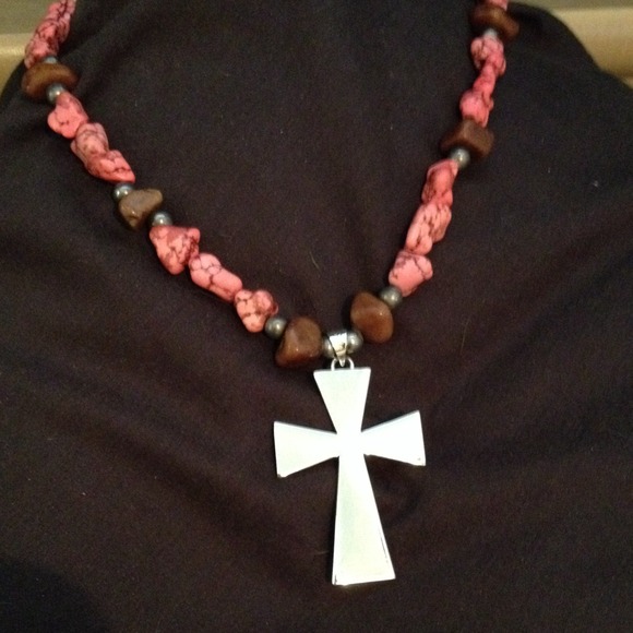Stunning cross necklace