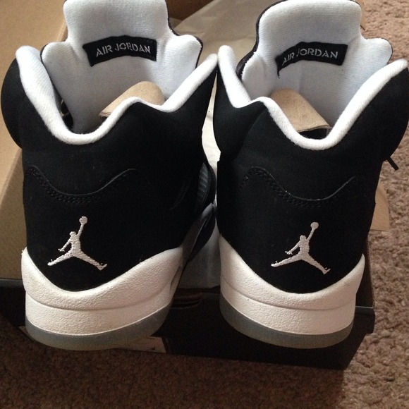 🚨SOLD ON EBAY🚨 Jordan Retro Oreo 5 youth 6.5 - Picture 4 of 4