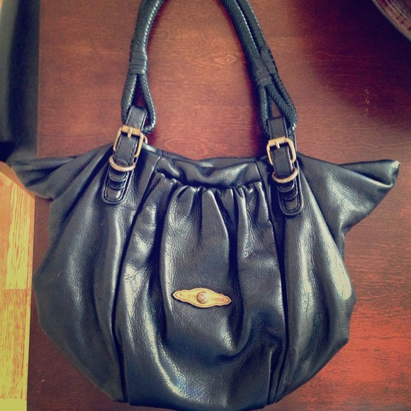 Elliott Lucca black purse