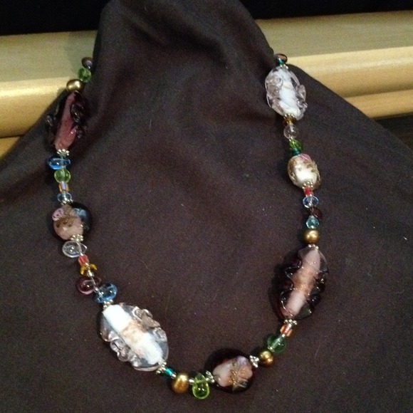 Colored stone necklace