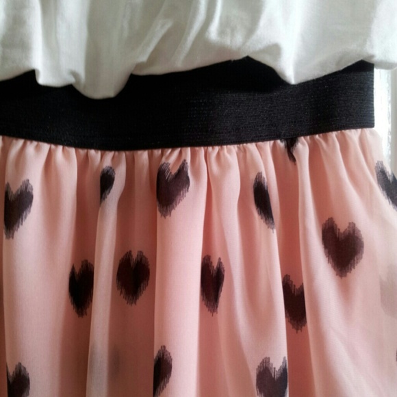 ❌SOLD❌Cute Pink heart printed dress - Picture 2 of 4