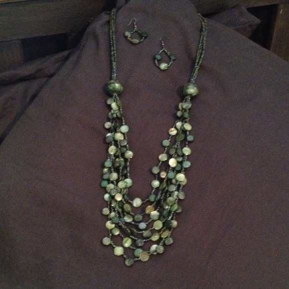 Dark green circle and ball necklace and earrings