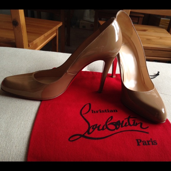 ⛔️SOLD another site⛔️Authentic Christian louboutin