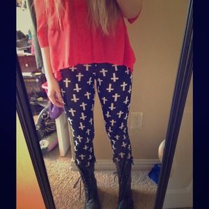 Cross print leggings