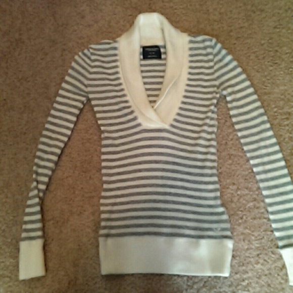 American Eagle Outfitters Tops - Bundle for @lunaruby! AE shirt, booties, dress