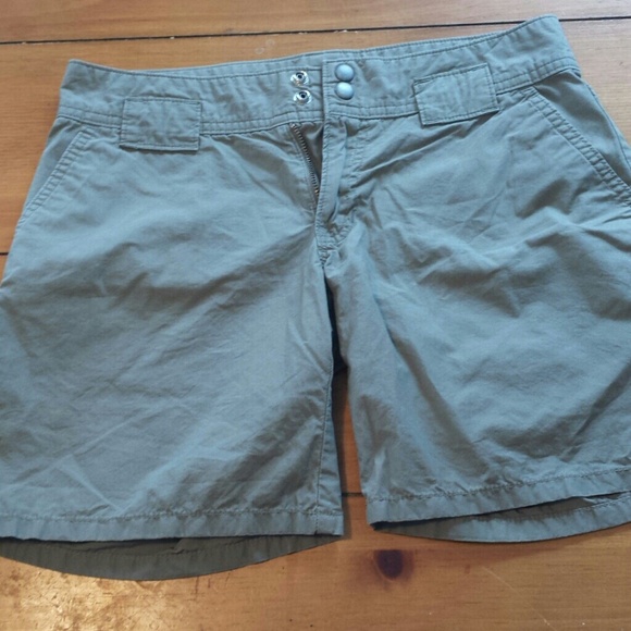 Olive green safari shorts!