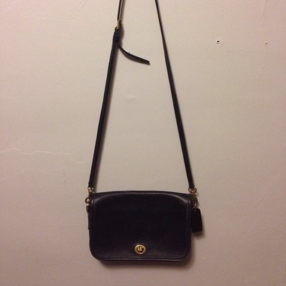 ❌Sold❌Vintage coach crossbody clutch - Picture 3 of 4