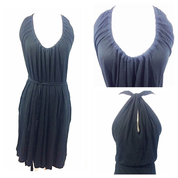 Halter style dress w/pockets - Picture 2 of 3