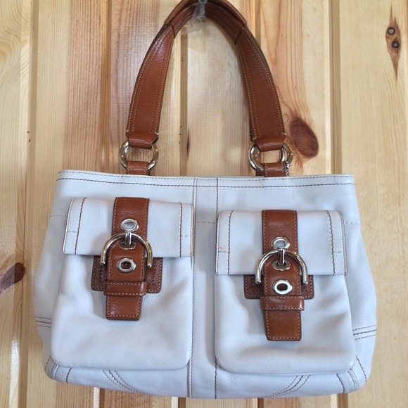 Coach Handbags - COACH LEATHER HANDBAG   WOW!!  On SALE!! 😱 !!!!