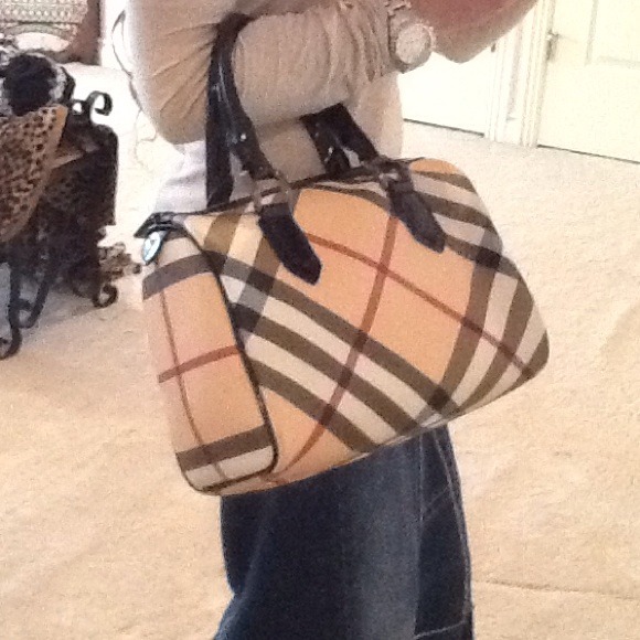 110% authentic burberry bag!