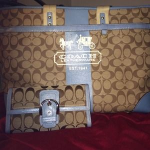 Extra picture of wallet and bag 😊