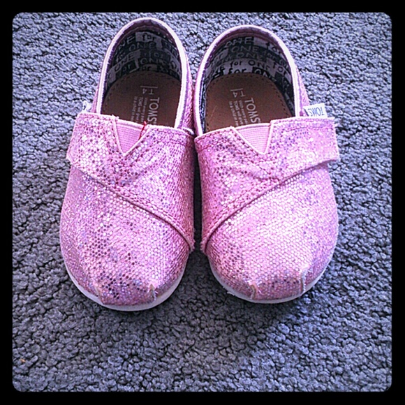 ***sold***TOMS! Tiny toms size 4 toddler!