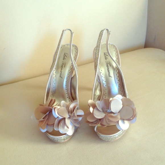 Gold sparkle sling-back pumps!! Never worn!